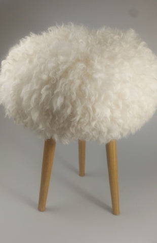 solid_wood_handmade_Devon_with_Dartmoor-long-fleece_seat