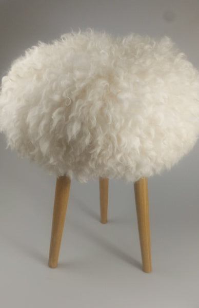solid_wood_handmade_Devon_with_Dartmoor-long-fleece_seat
