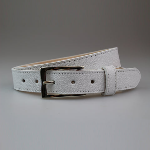 Our classic fully lined calf belt in tan has ivory contrast stitch detailing and finished off with a stylish nickel buckle. Perfectly designed for suits, trousers, skirts & dress wear.