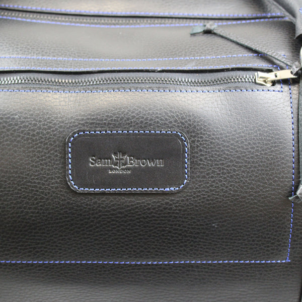 external-pocket-for-easy-access-on Weekend Luggage bag Sam-Brown-London